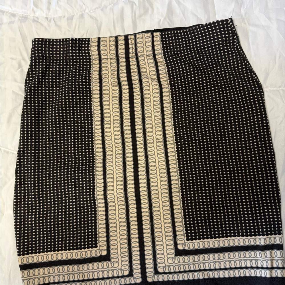 Max Studio Black and Cream Geometric Pencil Skirt